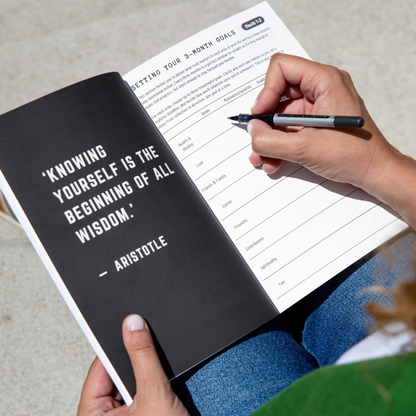 One Question a Day Journal/Diary - Life Reflection Edition